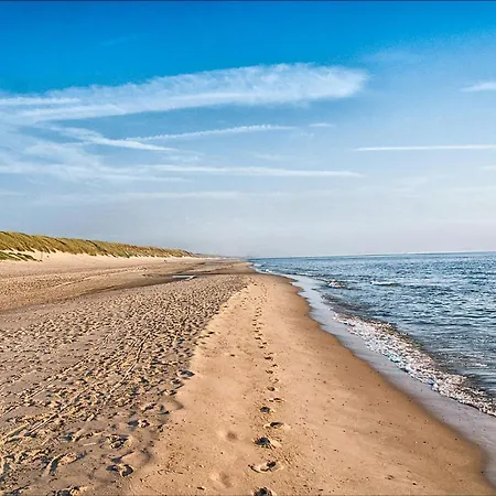 2 Bedroom Stacaravan In Campsite Callantsoog